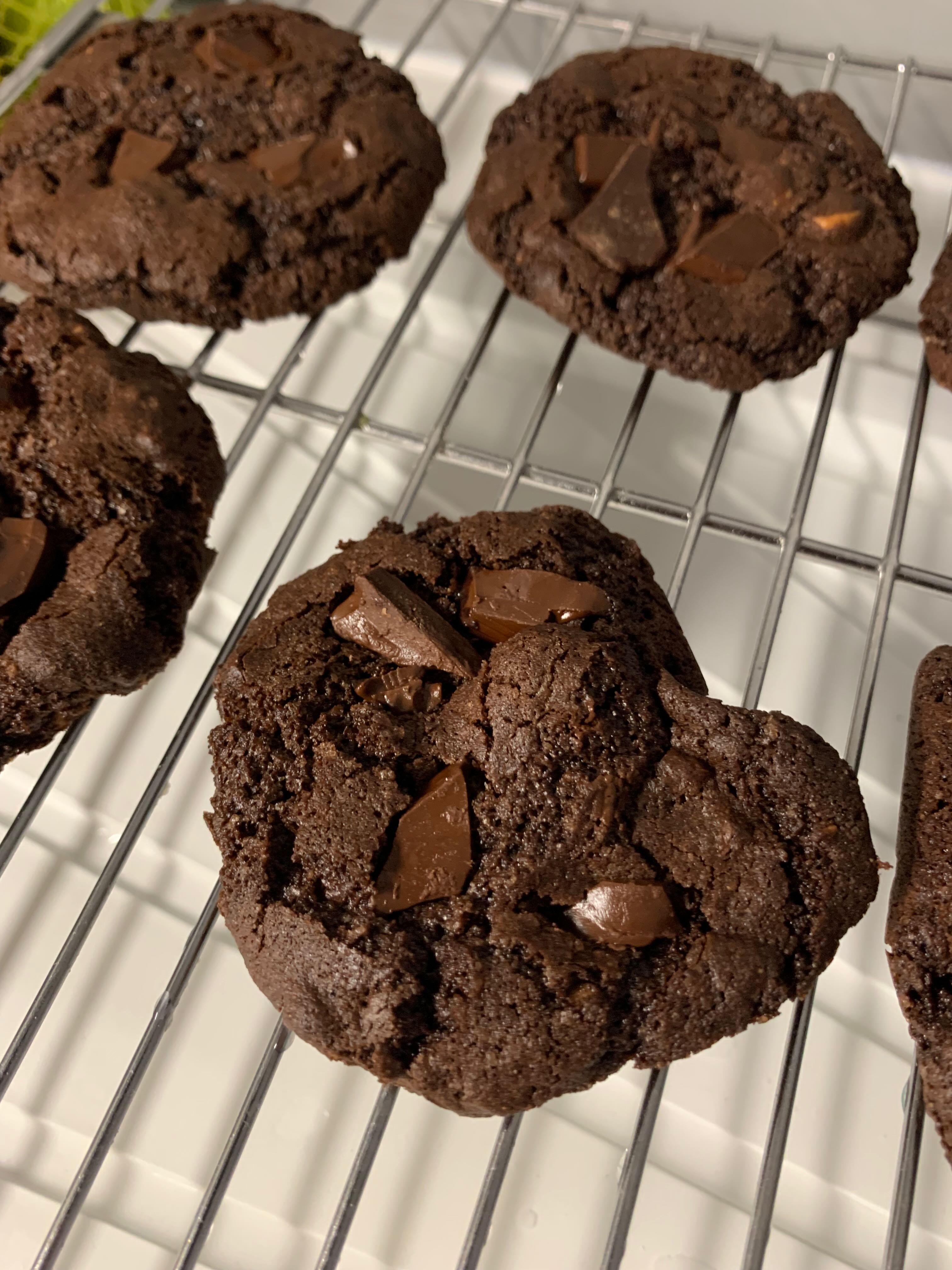 Double chocolate cookies on a cooling rack — one of the 20 tested recipes developed for the Cosori TwinFry